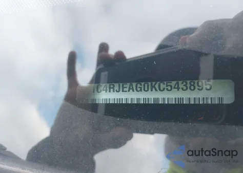 2019 Jeep Grand Cherokee Laredo 4X2 from USA, damaged, VIN 1C4RJEAG0KC543895